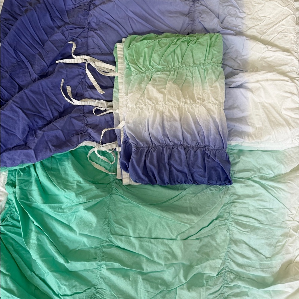 Potterybarn teen Blue and Green Ombré duvet and shams